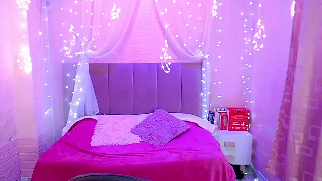 alaia blue online show from 11-13-25, 02:54