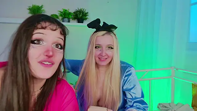 kamila blush online show from 12-14-25, 08:09