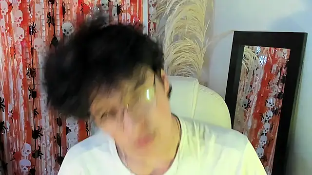 miilo wolf online show from 10-17-25, 12:07