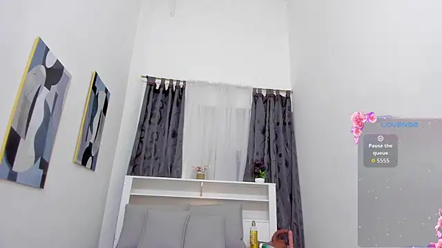 Mistt Mia online show from 05-28-26, 07:20