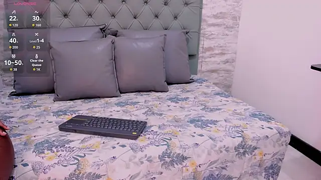 Mistt Mia online show from 09-22-25, 08:37