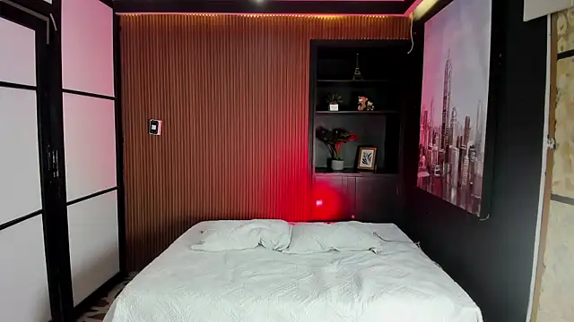 SamaraAnders  online show from 05-10-26, 05:33