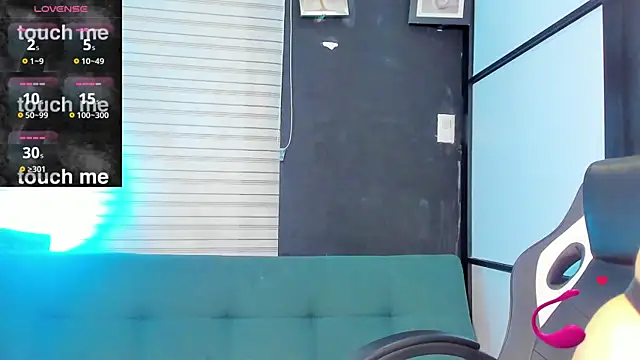 SamaraAnders  online show from 11-04-25, 05:00