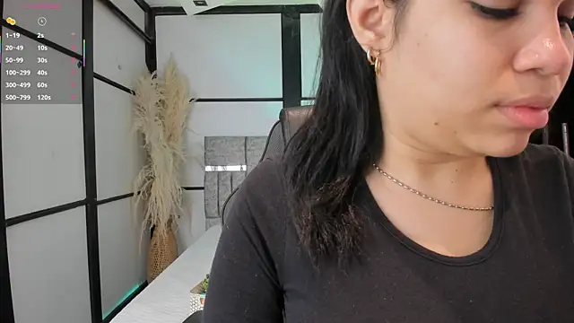 SamaraAnders  online show from 12-22-25, 05:18