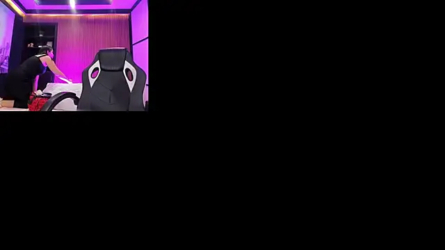 Snapshot of SamaraAnders_ chatting on 06-16-26, 05:29 SamaraAnders online show from 06-16-26, 05:29