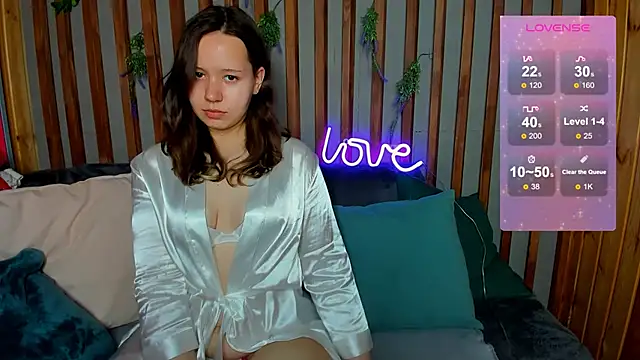 Snapshot of Laura_Ellinss chatting on 09-23-25, 09:05 Laura Ellinss online show from 09-23-25, 09:05