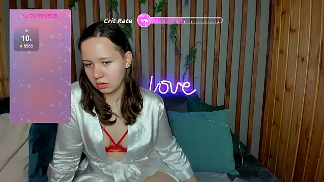 Snapshot of Laura_Ellinss chatting on 09-22-25, 07:47 Laura Ellinss online show from 09-22-25, 07:47