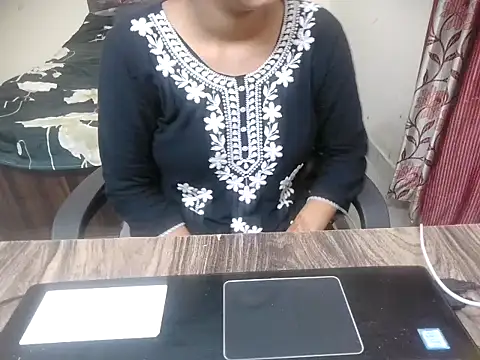 lusty kaira online show from 07-24-26, 05:58