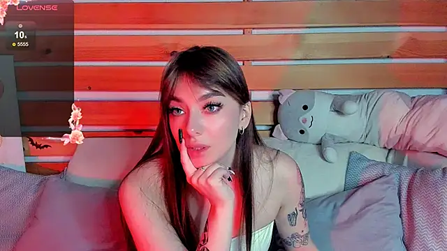 Emily Tylerr online show from 11-16-25, 01:27