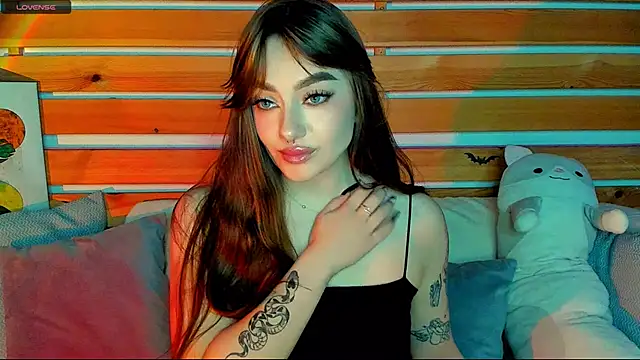 Emily Tylerr online show from 11-25-25, 08:36