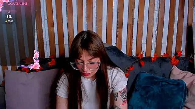 Emily Tylerr online show from 11-09-25, 10:30