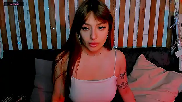 Emily Tylerr online show from 11-23-25, 07:07