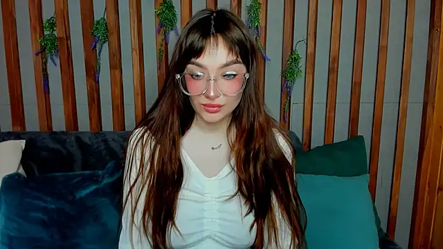 Emily Tylerr online show from 09-09-25, 01:38