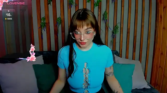 Emily Tylerr online show from 10-04-25, 01:07