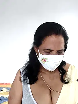 mallu-lover online show from 12-22-25, 06:57