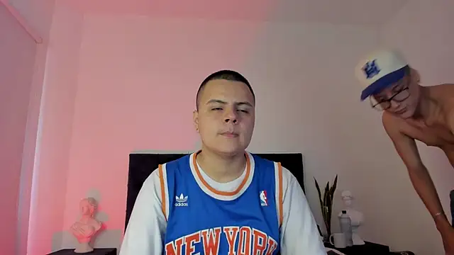 Snapshot of NoahLux chatting on 09-18-25, 08:12 NoahLux online show from 09-18-25, 08:12