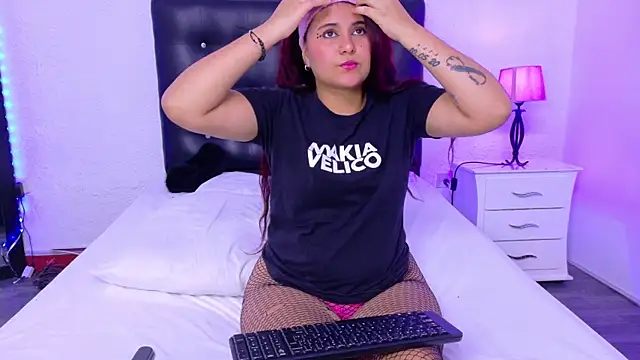 Little molly18 online show from 10-15-25, 04:00