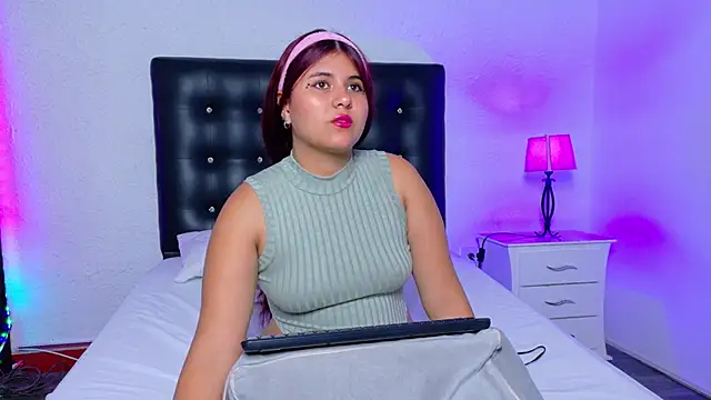 Little molly18 online show from 10-14-25, 03:40