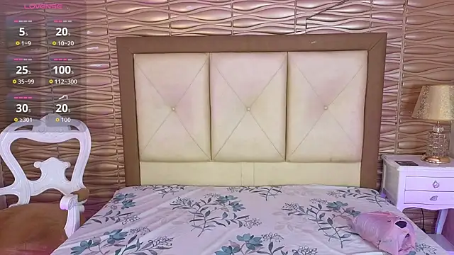 Snapshot of Miladiosa chatting on 06-23-26, 12:25 Miladiosa online show from 06-23-26, 12:25