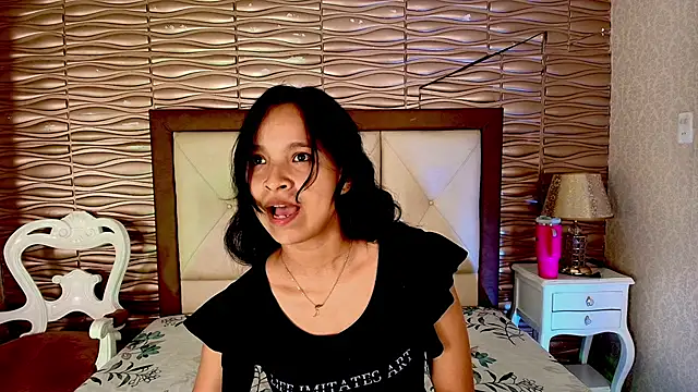 Snapshot of Miladiosa chatting on 05-24-26, 12:49 Miladiosa online show from 05-24-26, 12:49