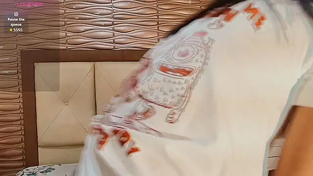 Snapshot of Miladiosa chatting on 04-27-26, 12:03 Miladiosa online show from 04-27-26, 12:03