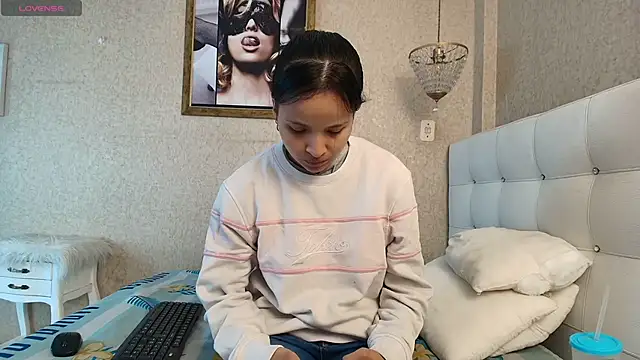 Miladiosa online show from 11-28-25, 12:38