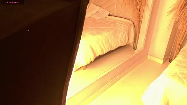 amy miller1 online show from 11-21-25, 08:41