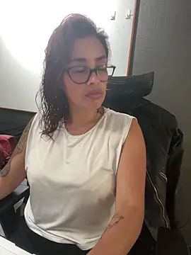 Snapshot of Camila_Garcia_ chatting on 09-27-25, 02:01 Camila Garcia  online show from 09-27-25, 02:01