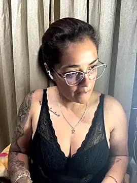 Snapshot of Camila_Garcia_ chatting on 09-21-25, 06:29 Camila Garcia  online show from 09-21-25, 06:29
