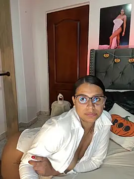 ema zoe online show from 10-29-25, 12:09