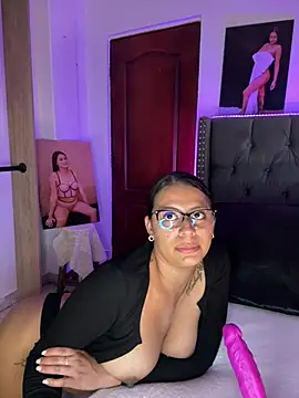 ema zoe online show from 04-24-26, 12:45