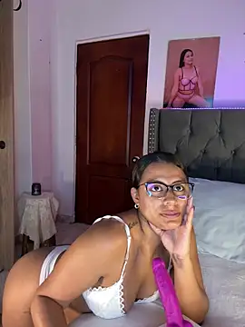 ema zoe online show from 05-28-26, 01:02