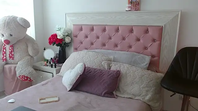 Ayleen m online show from 01-18-26, 06:11