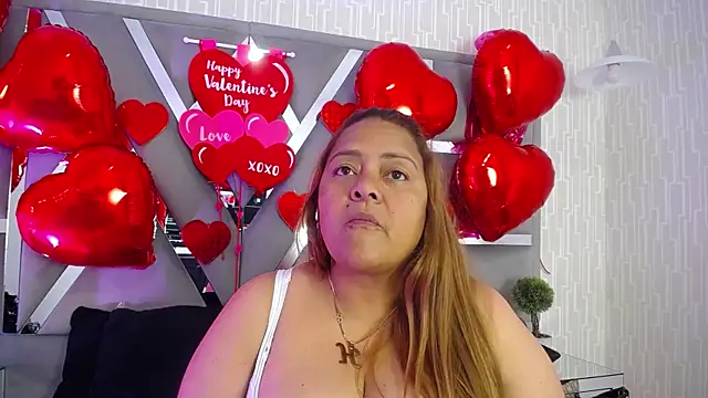 Snapshot of MonzerratBoyer chatting on 02-12-26, 05:56 MonzerratBoyer online show from 02-12-26, 05:56