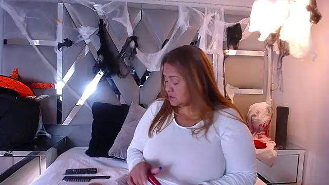 MonzerratBoyer online show from 10-30-25, 05:54