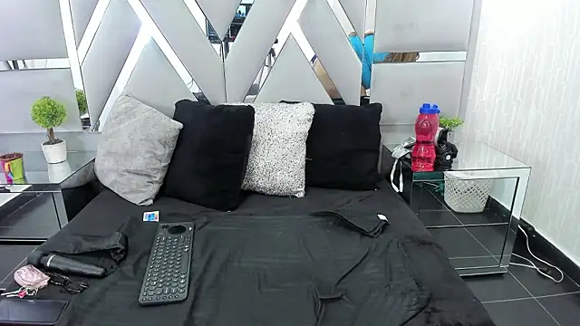 MonzerratBoyer online show from 03-28-26, 07:15