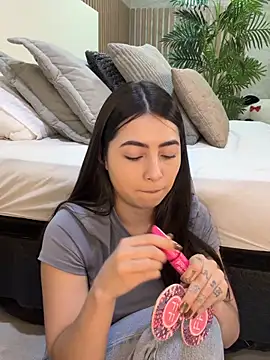 EmelyParker online show from 04-11-26, 07:50