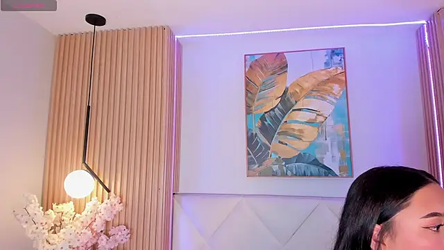 veronica hill  online show from 04-17-26, 03:09