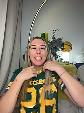 Snapshot of louiseberkeley chatting on 06-16-26, 10:48 louiseberkeley online show from 06-16-26, 10:48