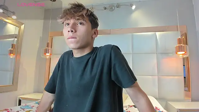 Twinkie Hung online show from 09-20-25, 09:42