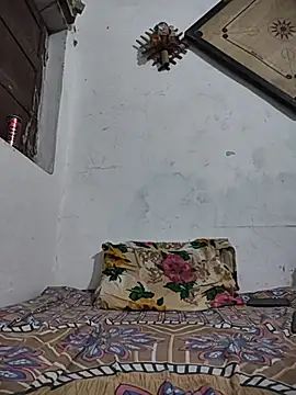 yashuuuu021 online show from 10-17-25, 08:21