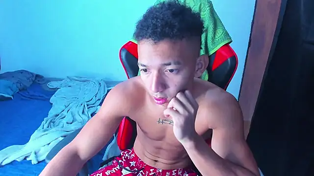 JuanchiT66 online show from 05-11-26, 02:29