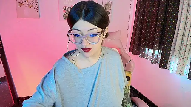 isaferrer06 online show from 12-16-25, 04:00