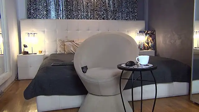 LadyValeriaXO online show from 10-31-25, 12:35