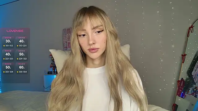 Lunainnk online show from 12-20-25, 03:42