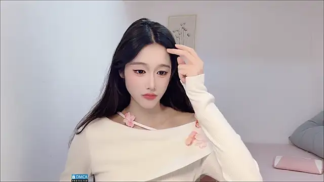 R R6 online show from 10-06-25, 01:56