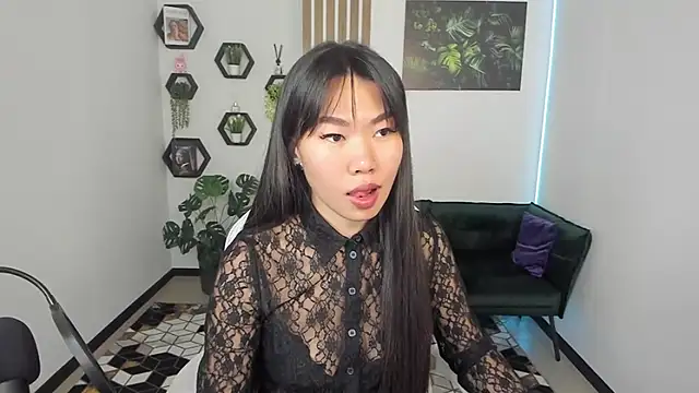 LunaPurrr online show from 10-03-25, 11:28