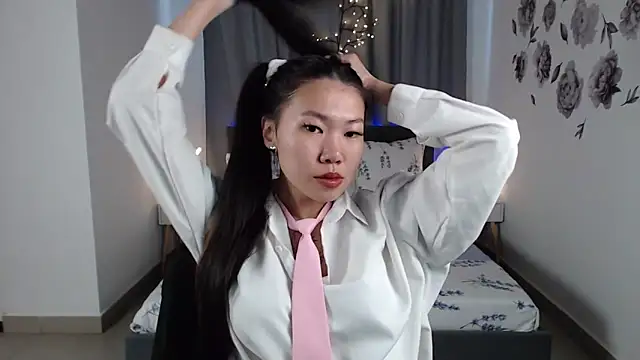 LunaPurrr online show from 09-13-25, 11:16