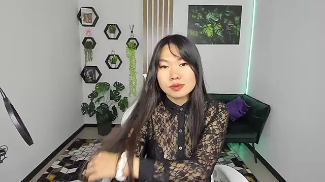 LunaPurrr online show from 10-07-25, 11:06