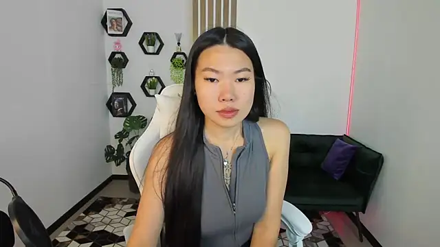 LunaPurrr online show from 09-22-25, 11:00